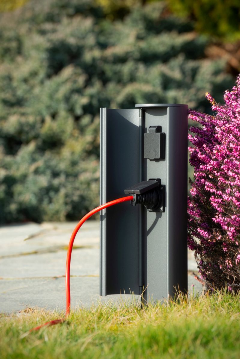 Lucide POWERPOINT - Vonkajší zásuvkový stĺp - Zásuvky s uzemnením - Typ F - EUR/RUS štandard - Ø 10 cm - IP44 – Antracit